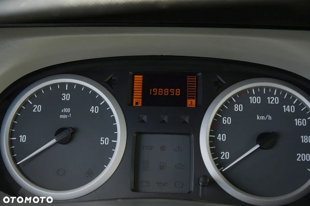 Opel Vivaro - 31