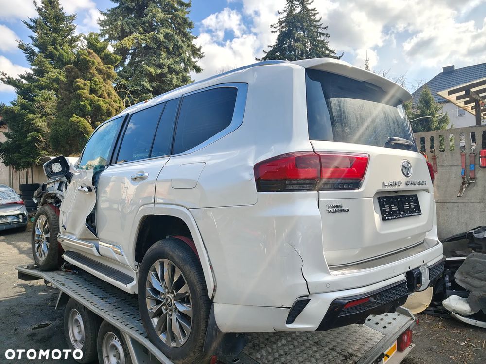 Toyota Land Cruiser - 14