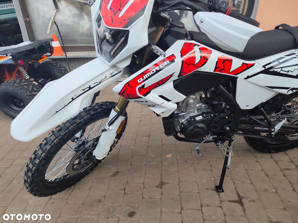 QJMOTOR COV 125X - 9