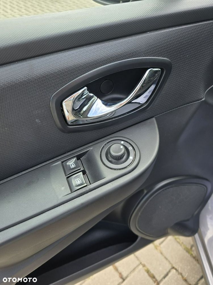 Renault Clio - 15