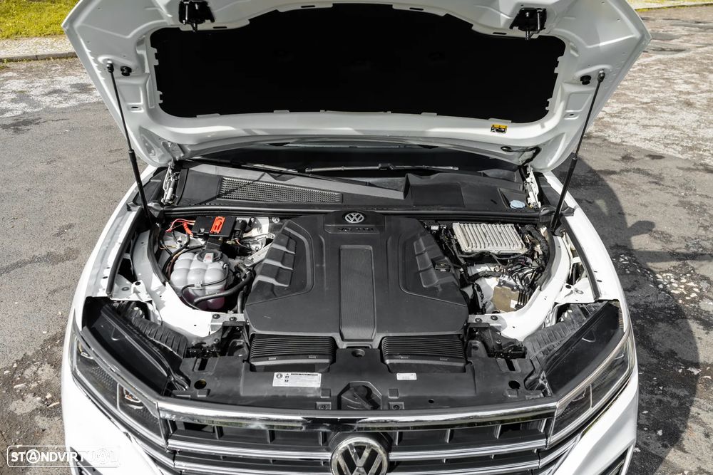 VW Touareg 3.0 TDI V6 Elegance Plus - 9