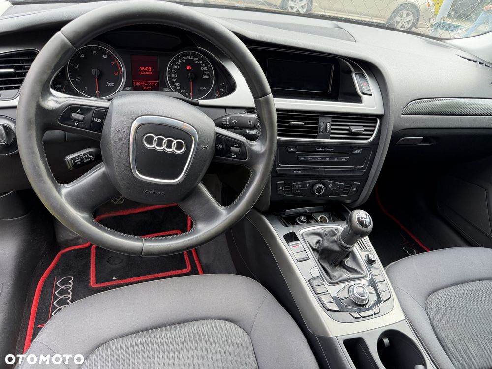 Audi A4 Limousine - 8