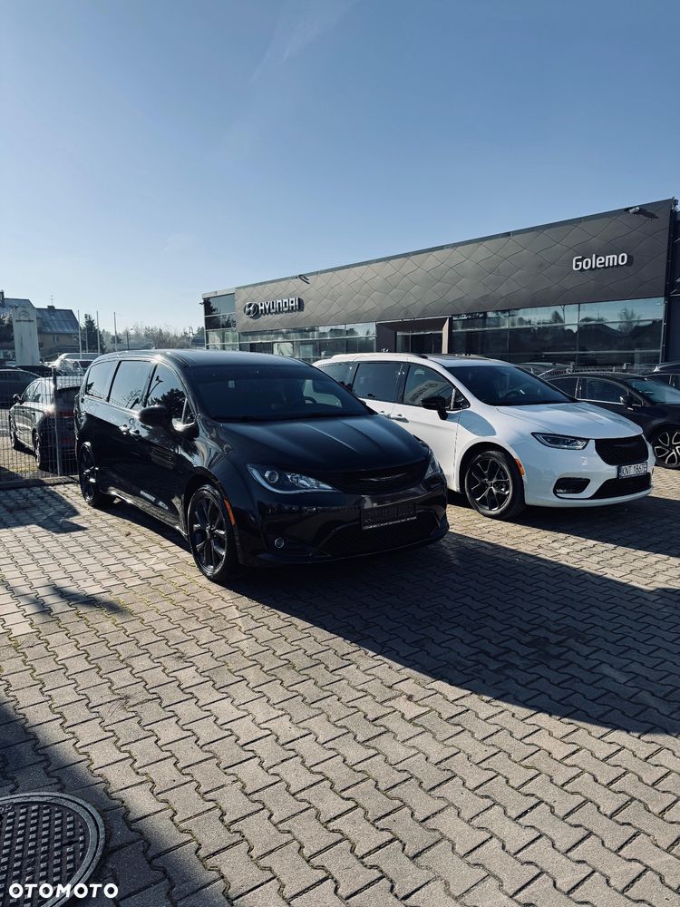 Chrysler Pacifica - 10