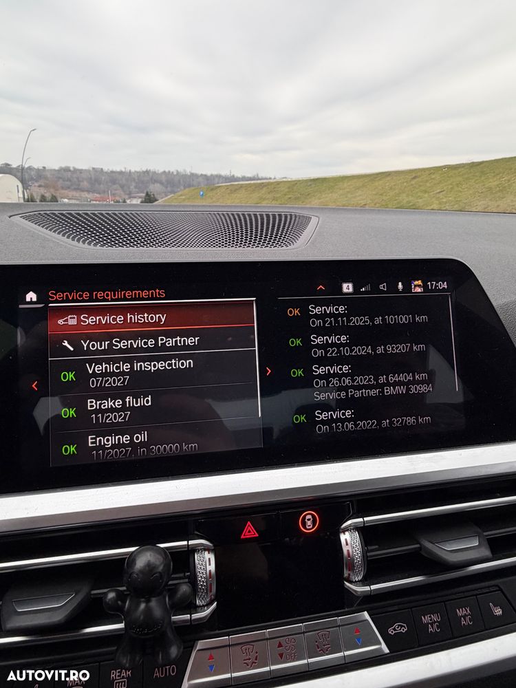 BMW Seria 3 330e Aut. - 32