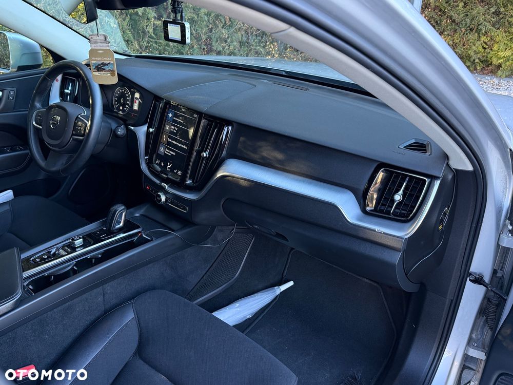 Volvo XC 60 B4 D Geartronic Momentum Pro - 10