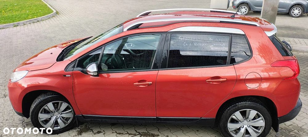 Peugeot 2008 1.6 BlueHDi Style - 4