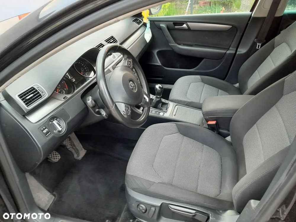 Volkswagen Passat 2.0 TDI BlueMotion Technology Comfortline - 14