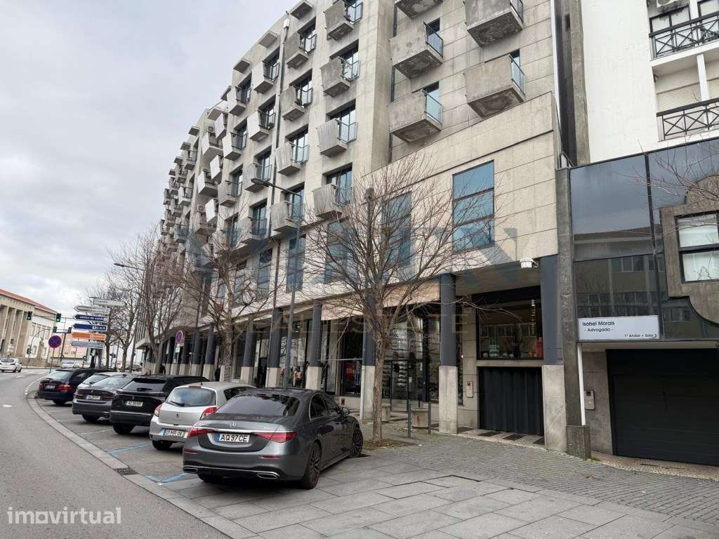 Escritório no Centro de Santo Tirso com 313,4 m² e Potencial para T... - Grande imagem: 5/40