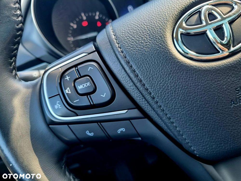 Toyota Avensis 2.0 D-4D Premium - 16