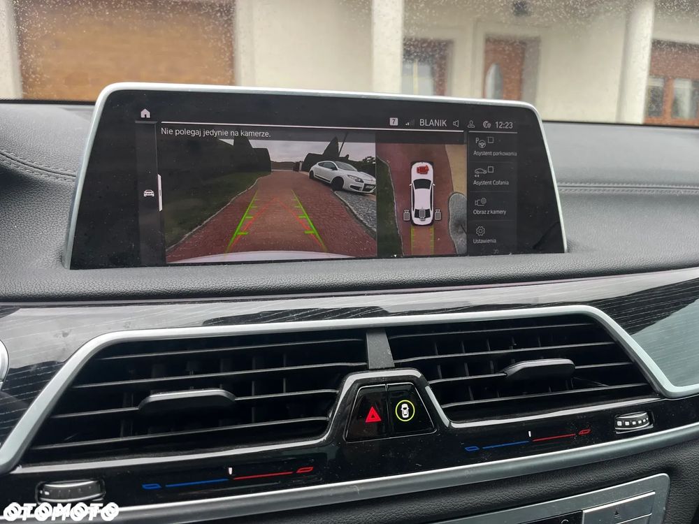BMW Seria 7 740d xDrive - 14