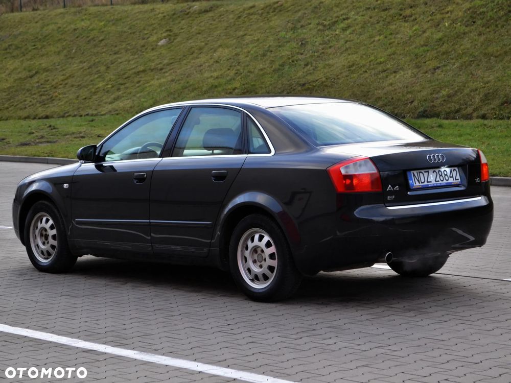 Audi A4 Limousine - 4