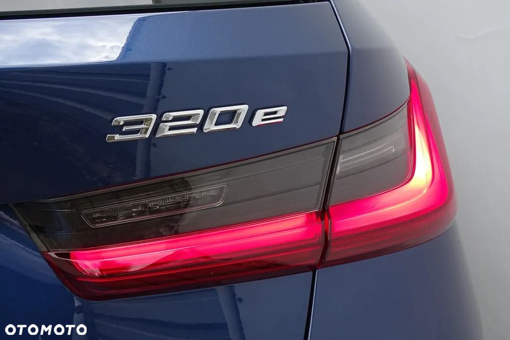 BMW Seria 3 320e M Sport - 28