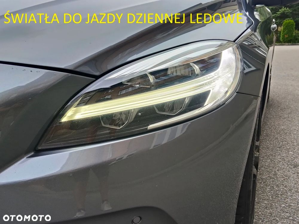 Volvo V40 T2 Momentum - 9