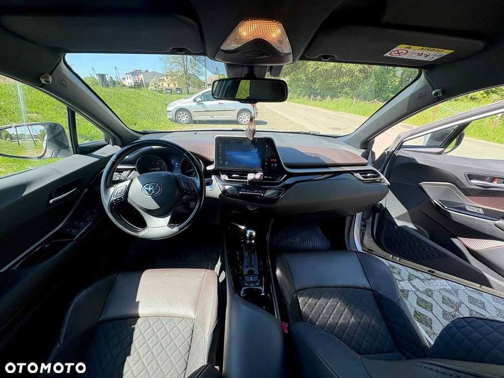 Toyota C-HR 1.8 Hybrid Prestige - 11