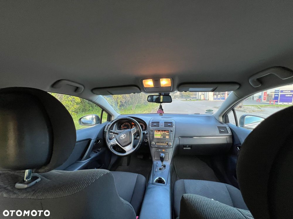 Toyota Avensis 2.0 Prestige NAVI MS - 12