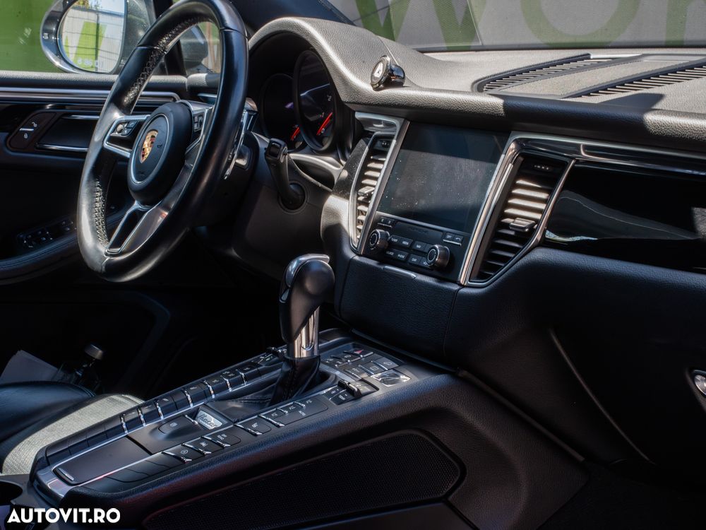 Porsche Macan - 23