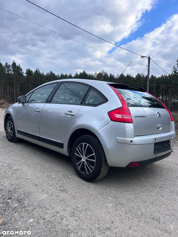 Citroën C4 VTi 120 90 Jahre - 5