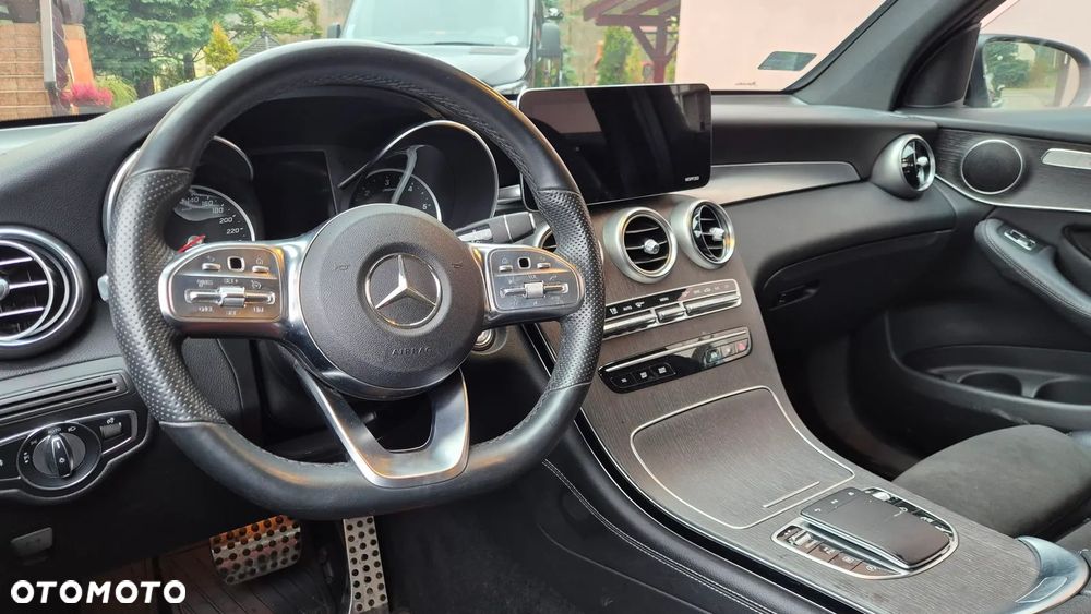 Mercedes-Benz GLC 220 d 4Matic 9G-TRONIC AMG Line Plus - 11