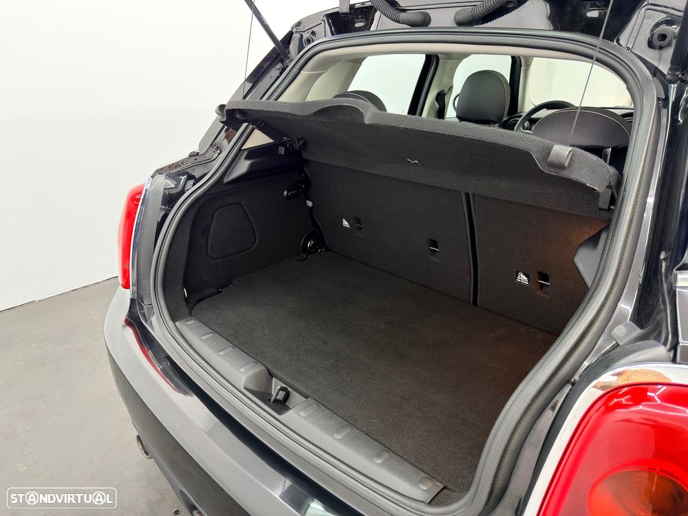 MINI 5 Portas Cooper D - 31