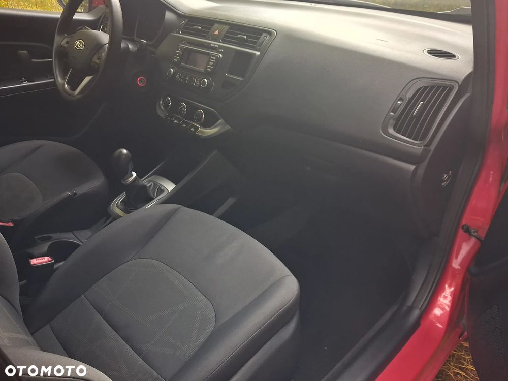 Kia Rio 1.1 CRDI Attract - 10