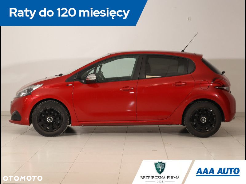 Peugeot 208 - 3