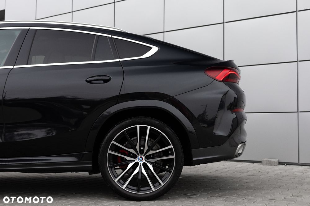 BMW X6 xDrive40d mHEV - 28