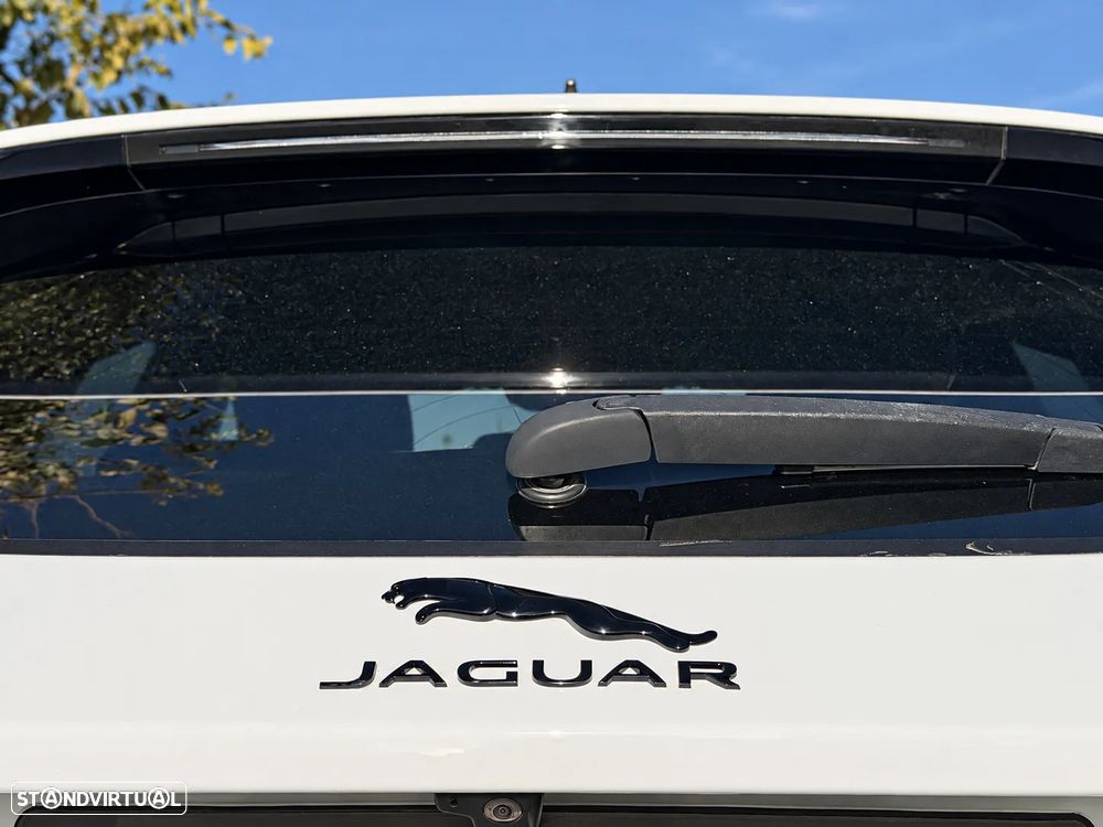 Jaguar E-Pace - 12