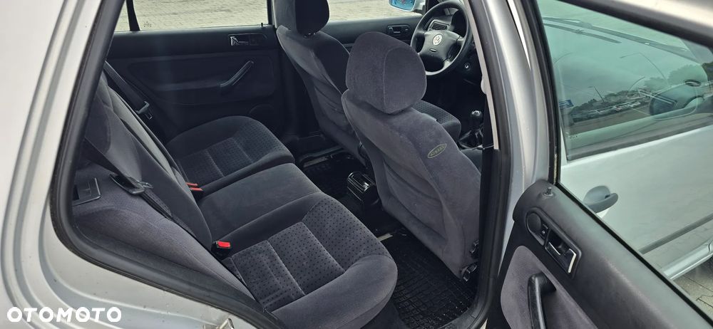 Volkswagen Golf 1.9 TDI Highline - 14