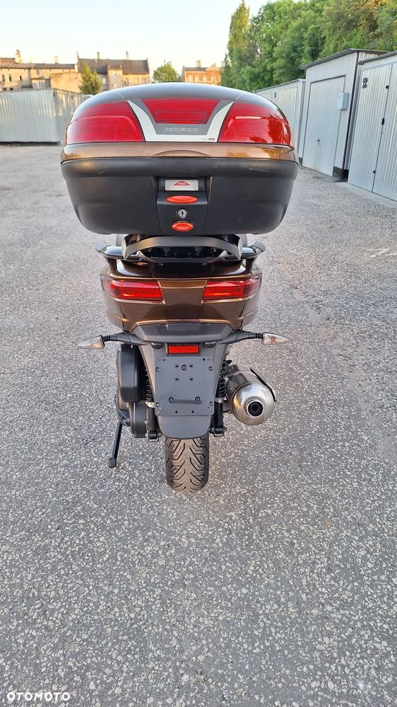 Piaggio MP-3 - 11