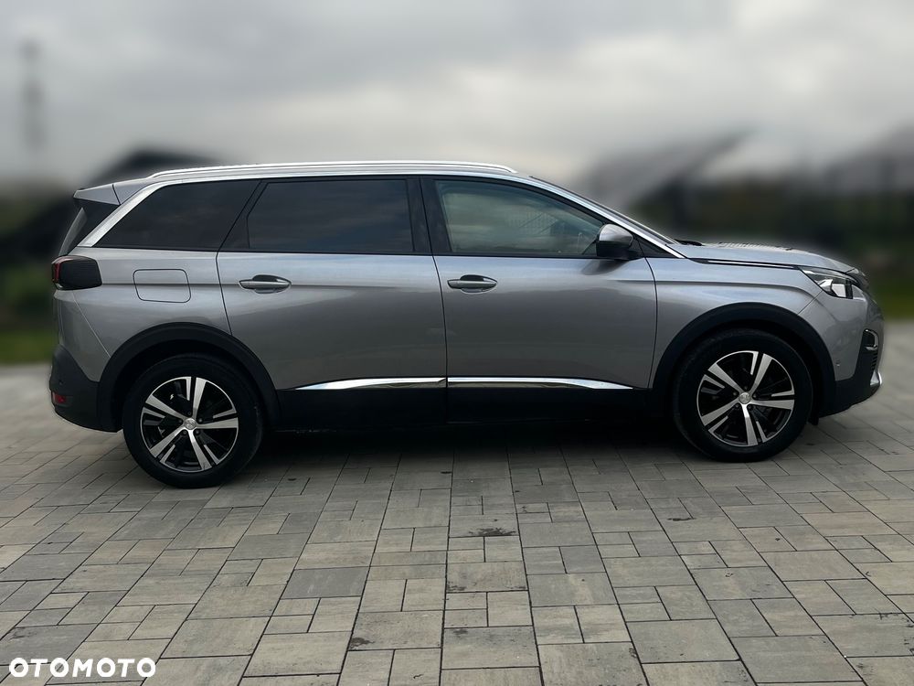 Peugeot 5008 - 8