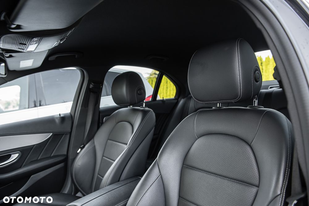 Mercedes-Benz Klasa C 400 4Matic 7G-TRONIC AMG Line - 18