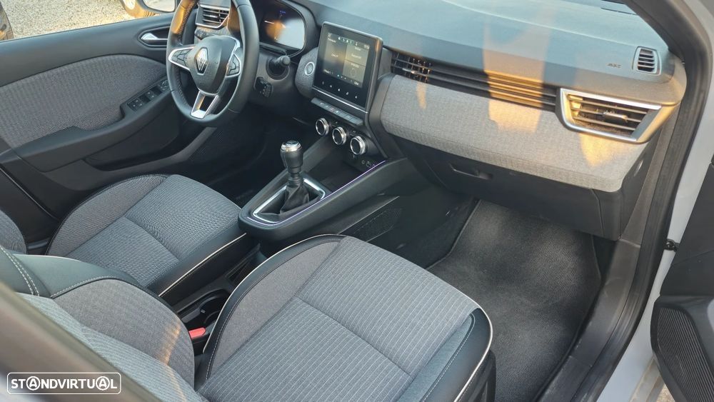 Renault Clio 1.0 TCe Techno Bi-Fuel - 21