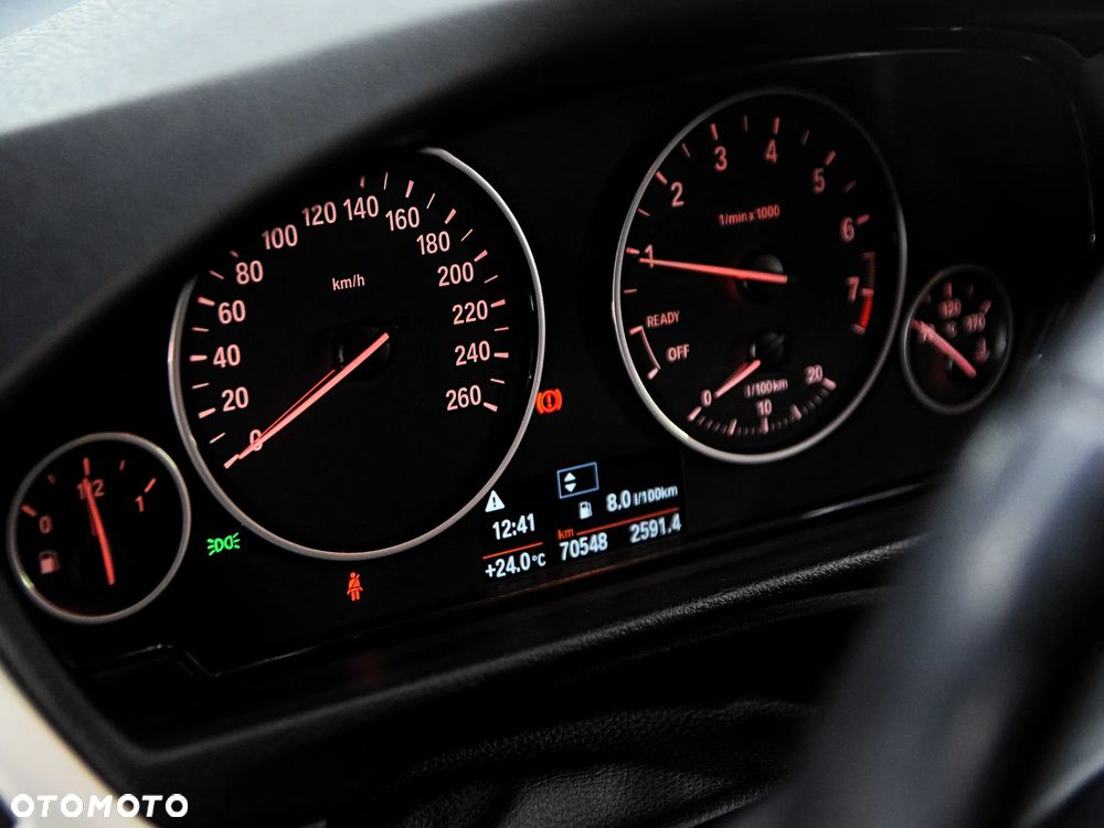 BMW Seria 3 318i - 21