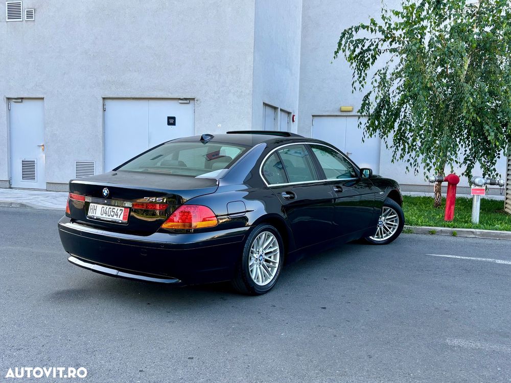 BMW Seria 7 745i - 5
