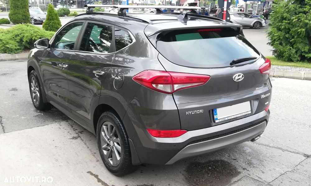 Hyundai Tucson 2.0 CRDI 4WD 6MT Luxury Pack+ - 2