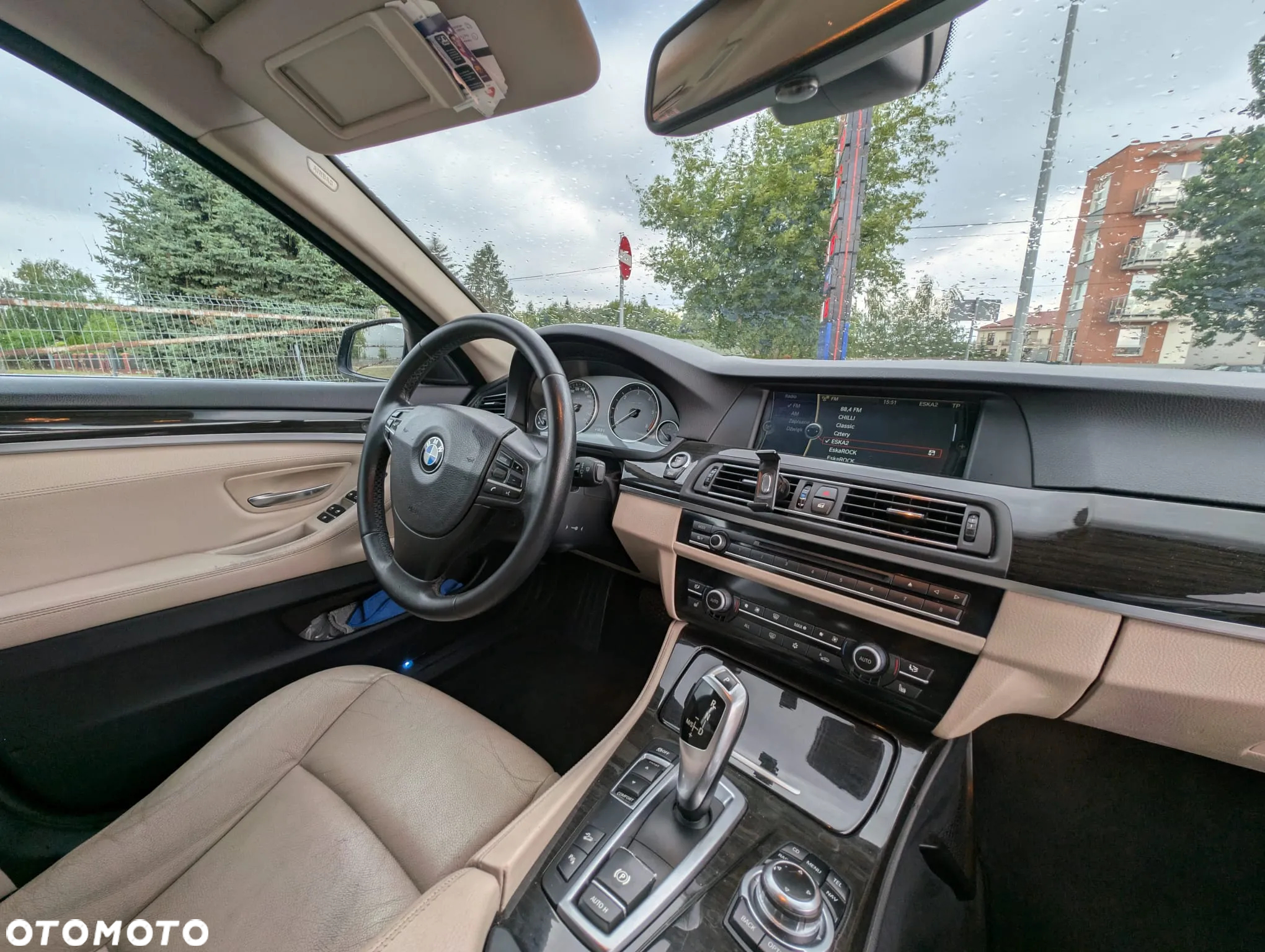 BMW Seria 5 530d xDrive Touring - 9