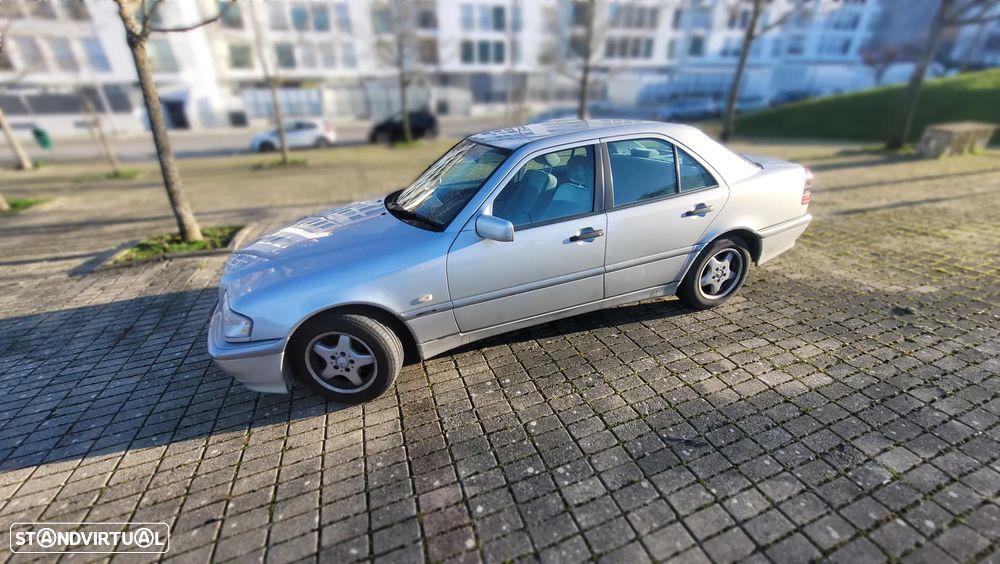 Mercedes-Benz C 200 D Classic - 19