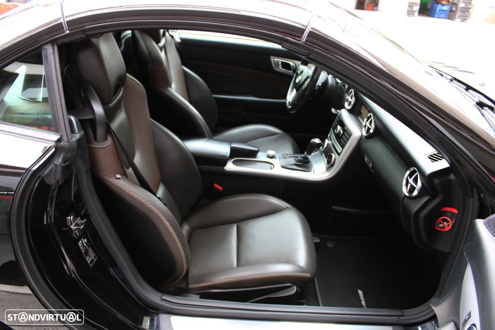 Mercedes-Benz SLK 250 (BlueEFFICIENCY) 7G-TRONIC - 29