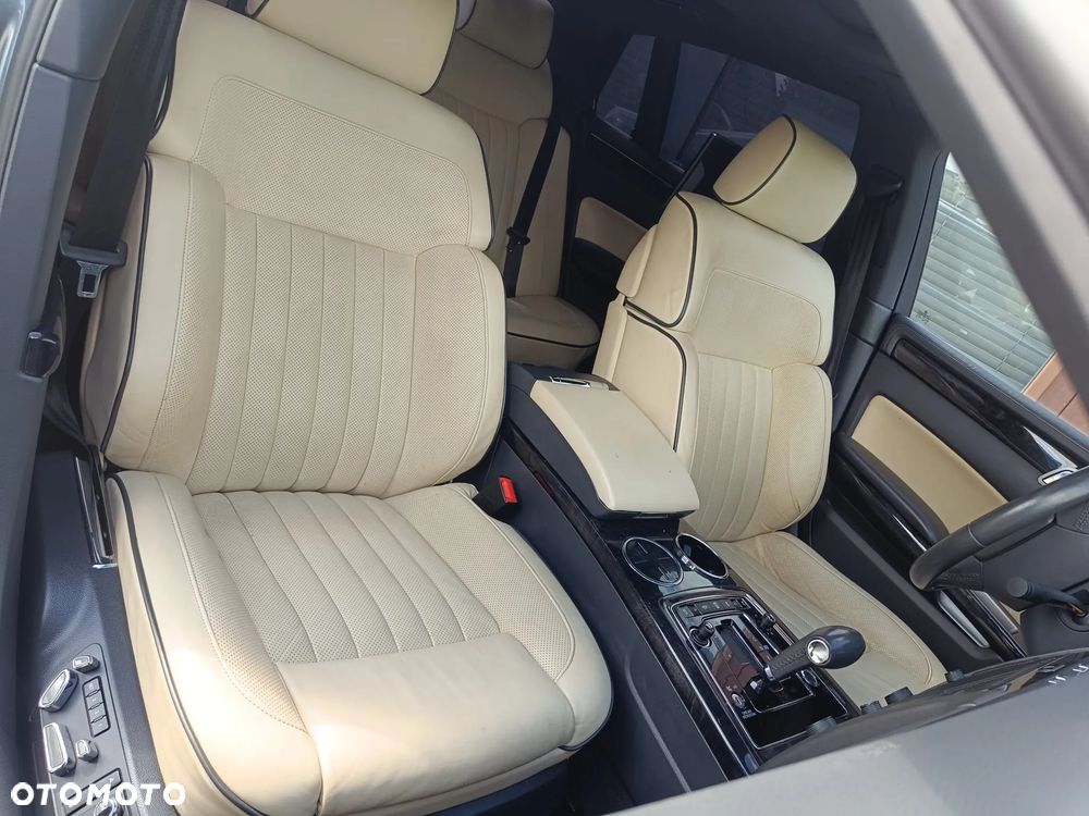 Volkswagen Phaeton - 31