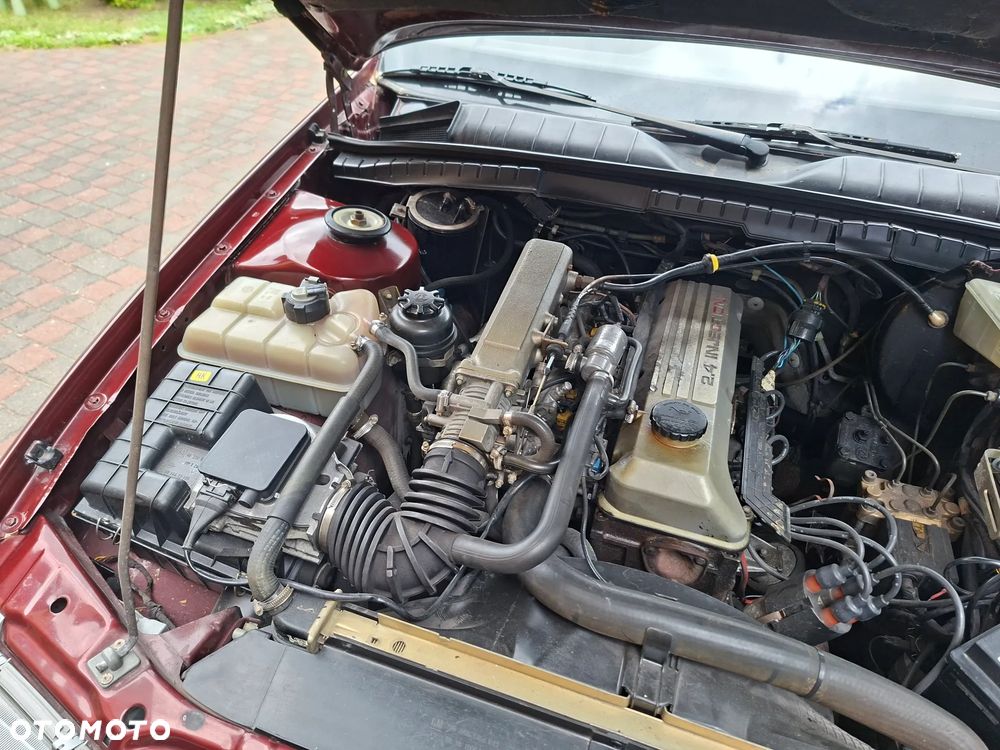Opel Omega 2.4i GL - 19