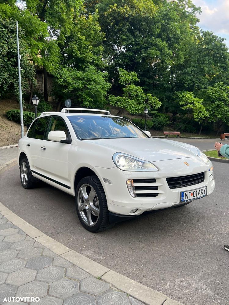 Porsche Cayenne - 1