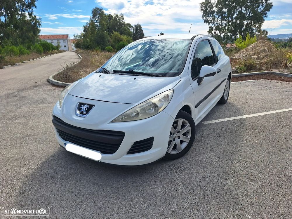 Peugeot 207 - 1