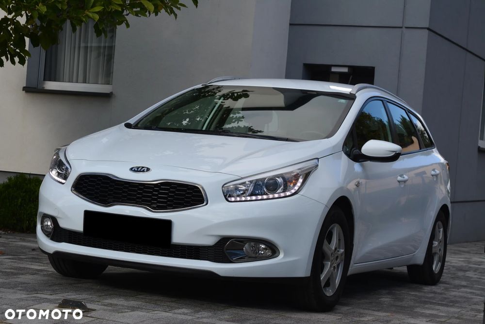 Kia Ceed 1.4 CVVT Dream Team Edition - 24