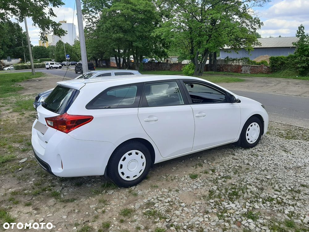 Toyota Auris 1.6 Dynamic - 3