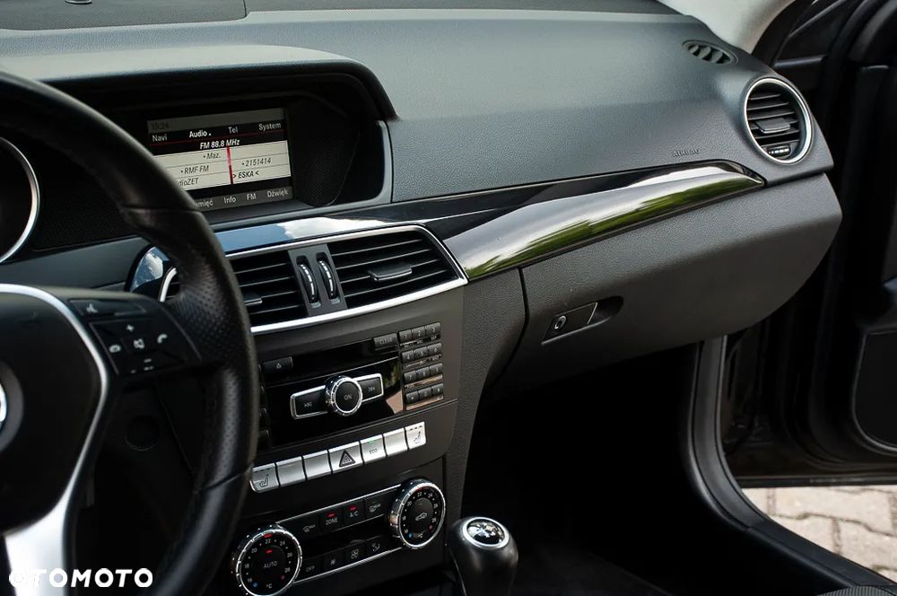Mercedes-Benz Klasa C 180 BlueEFFICIENCY - 31