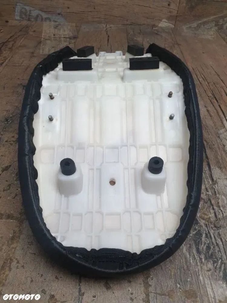 Siedzenie kierowcy solo Triumph Cafe Racer - 8