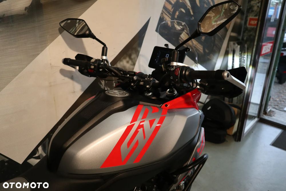 QJMOTOR SRT 600SX - 22