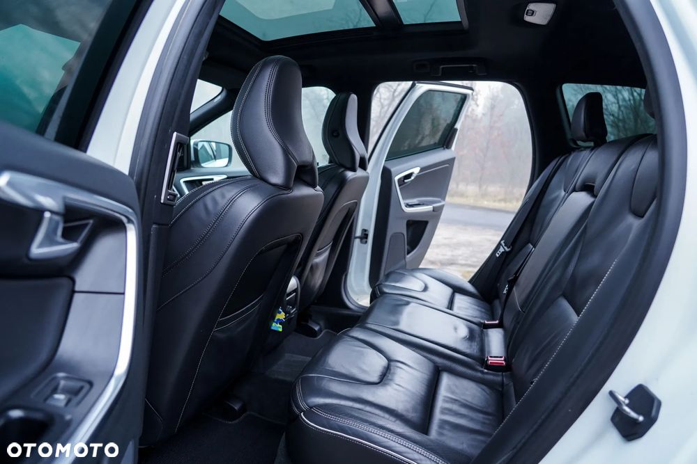 Volvo XC 60 T6 AWD RDesign - 28