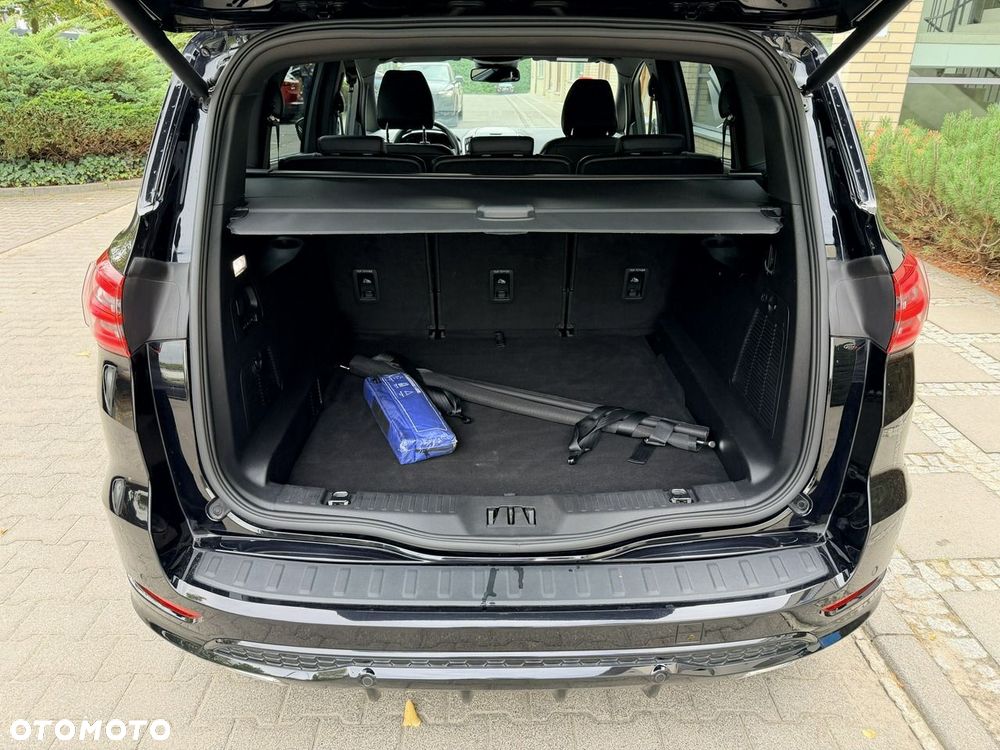 Ford S-Max - 11
