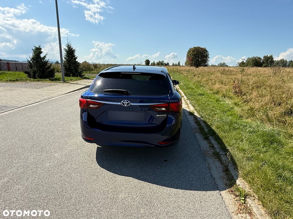 Toyota Avensis 1.6 D-4D Active - 10